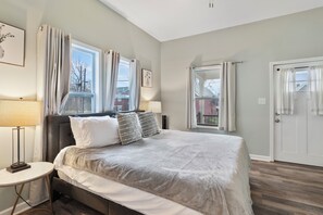 2 soverom, strykejern/-brett, internettilgang og sengetøy