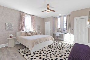 5 bedrooms, desk, iron/ironing board, internet