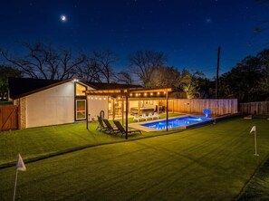 Outdoor pool, a heated pool