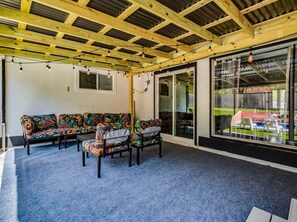 Terrace/patio - Heated Pool/Spa/Golf/Billiard/Shuffleboard Home (Austin)