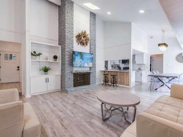 Smart-tv och bordsfotboll