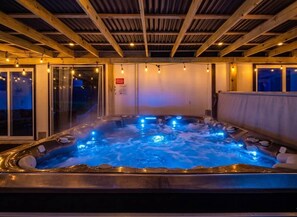 Bain à remous intérieur