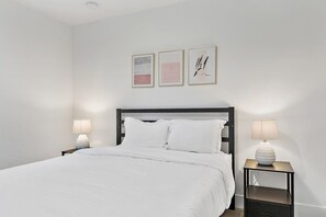 3 chambres, fer et planche à repasser, Wi-Fi gratuit, draps fournis