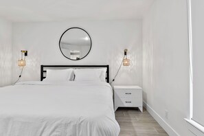 3 makuuhuonetta, silitysrauta/-lauta, ilmainen Wi-Fi, vuodevaatteet