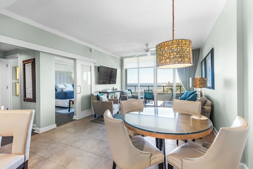 Beautiful Condo with Gulf Views 2 bedroom / 2 bathroom