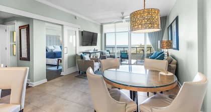 Beautiful Condo with Gulf Views 2 bedroom / 2 bathroom