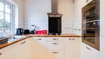 Fridge, microwave, oven, dishwasher