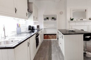 Fridge, microwave, stovetop, electric kettle