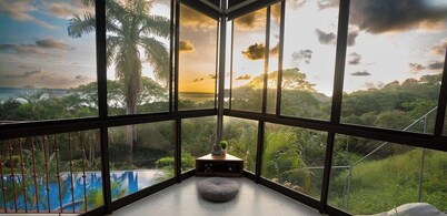 Oceanview Gem - Infinity Pool & Balcony Relaxation