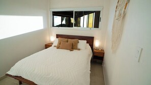 2 bedrooms, iron/ironing board, internet, bed sheets