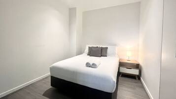 2 bedrooms, iron/ironing board, travel cot, WiFi