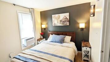 2 bedrooms, iron/ironing board, WiFi, bed sheets