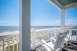 Property grounds - Ollie's Point: Spectacular Oceanfront Home With Pool and Elevator (Oak Island)