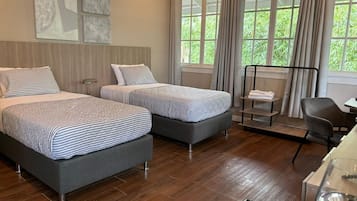 6 Schlafzimmer, Schreibtisch, WLAN, Bettwäsche