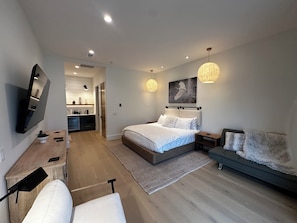 1 habitación, tabla de planchar con plancha, wifi gratis y ropa de cama