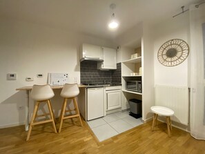 Microwave, oven, stovetop, dishwasher - Studio Cosy Proche Paris (Deuil-la-Barre)