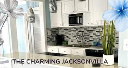 Welcome to The Charming Jacksonvilla 2-bedroom house great location!