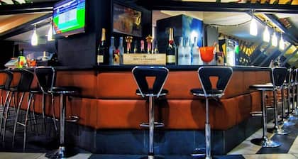 Laroy Suites