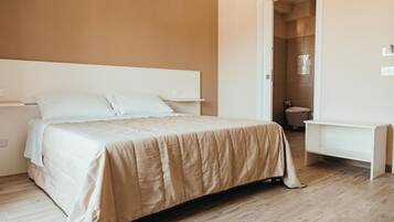 Comfort-Doppel- oder -Zweibettzimmer, Bergblick | Schreibtisch, kostenloses WLAN