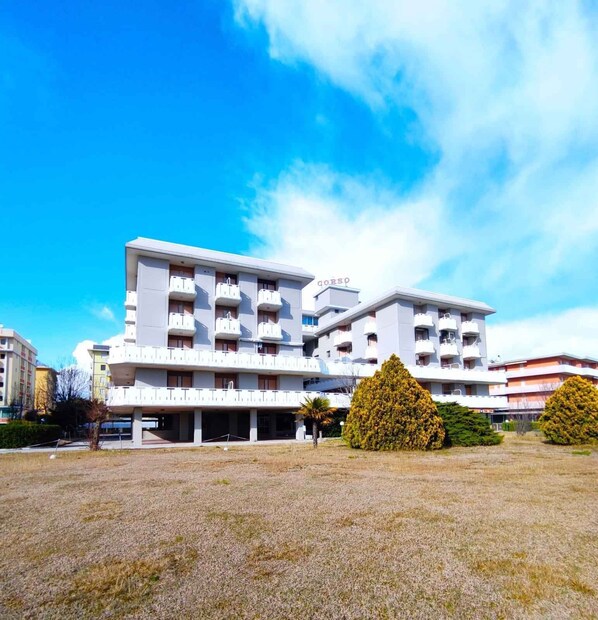 Exterior - Studio with air conditioning and balcony with sea view (San Michele al Tagliamento)