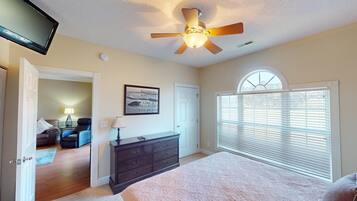 2 bedrooms, iron/ironing board, free WiFi, bed sheets