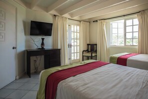1 bedroom, iron/ironing board, WiFi, bed sheets - Double Standard Suite at Mystic Ridge (Ocho Rios)