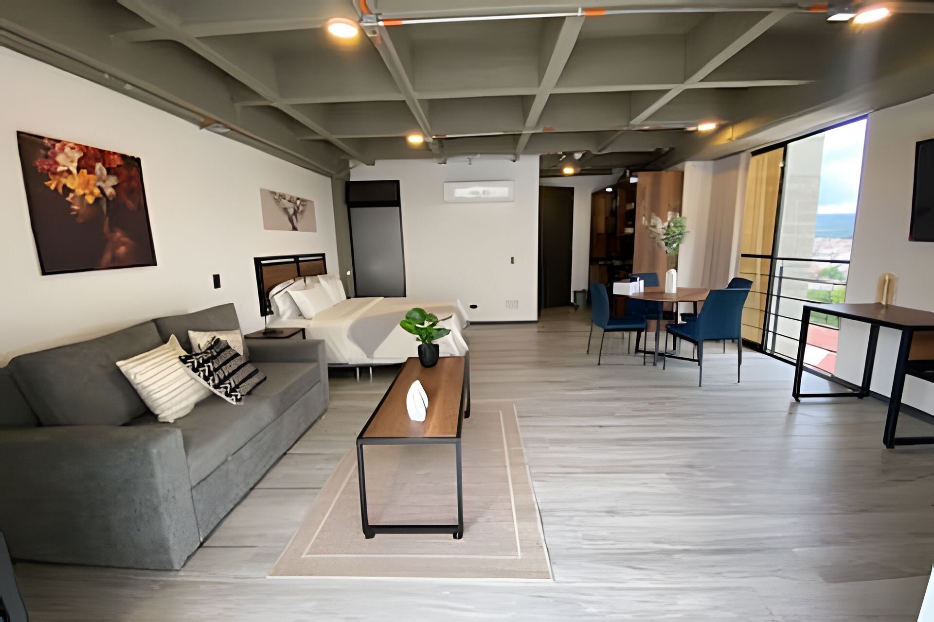 Leilighet – deluxe | Sengetøy av topp kvalitet, individuelt dekorert og individuelt innredet