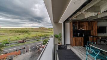 Apartment | Outdoor dining