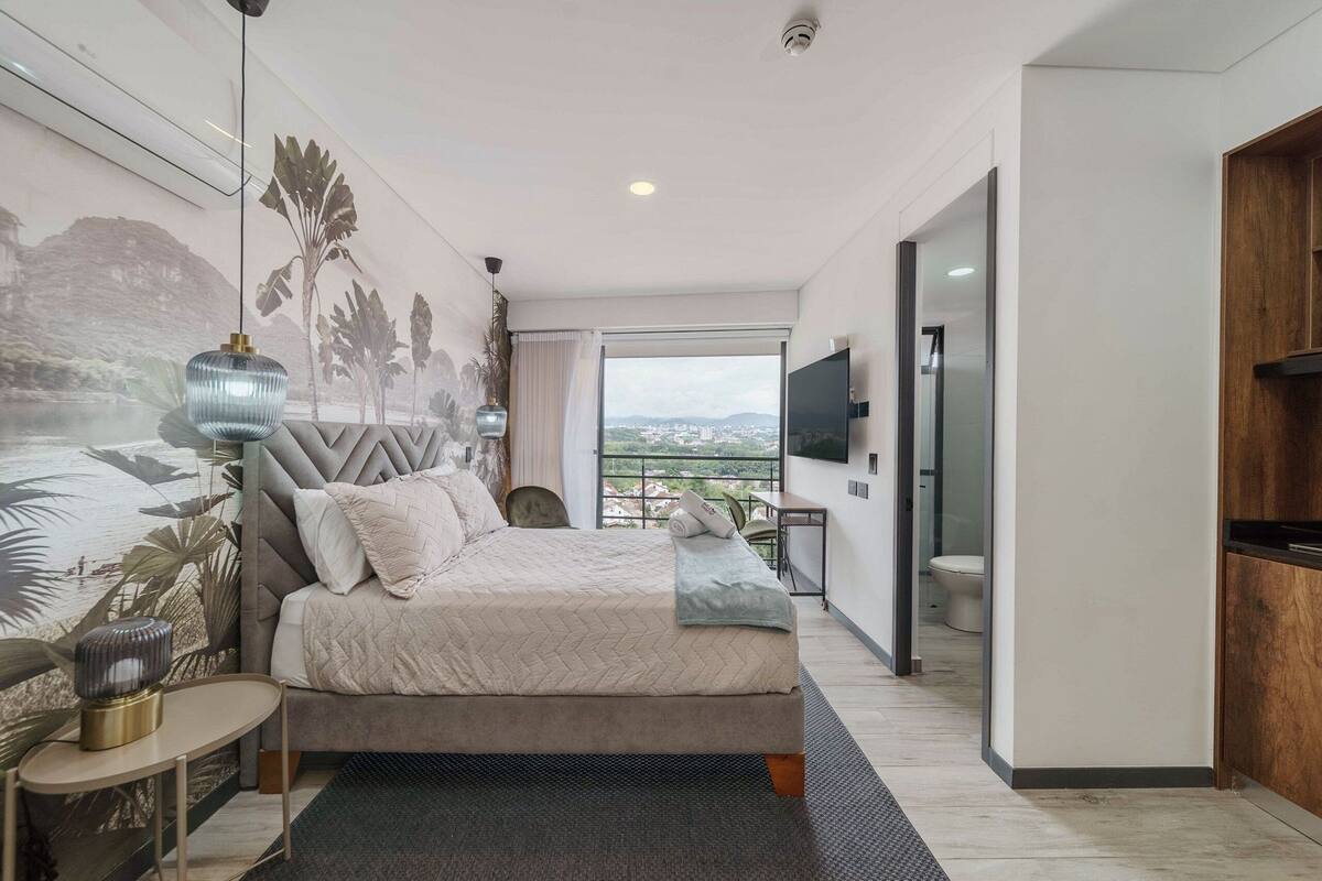 Departamento clásico | 1 habitación, ropa de cama de alta calidad y decoración personalizada