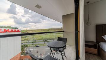 Apartamento superior | Restaurante al aire libre