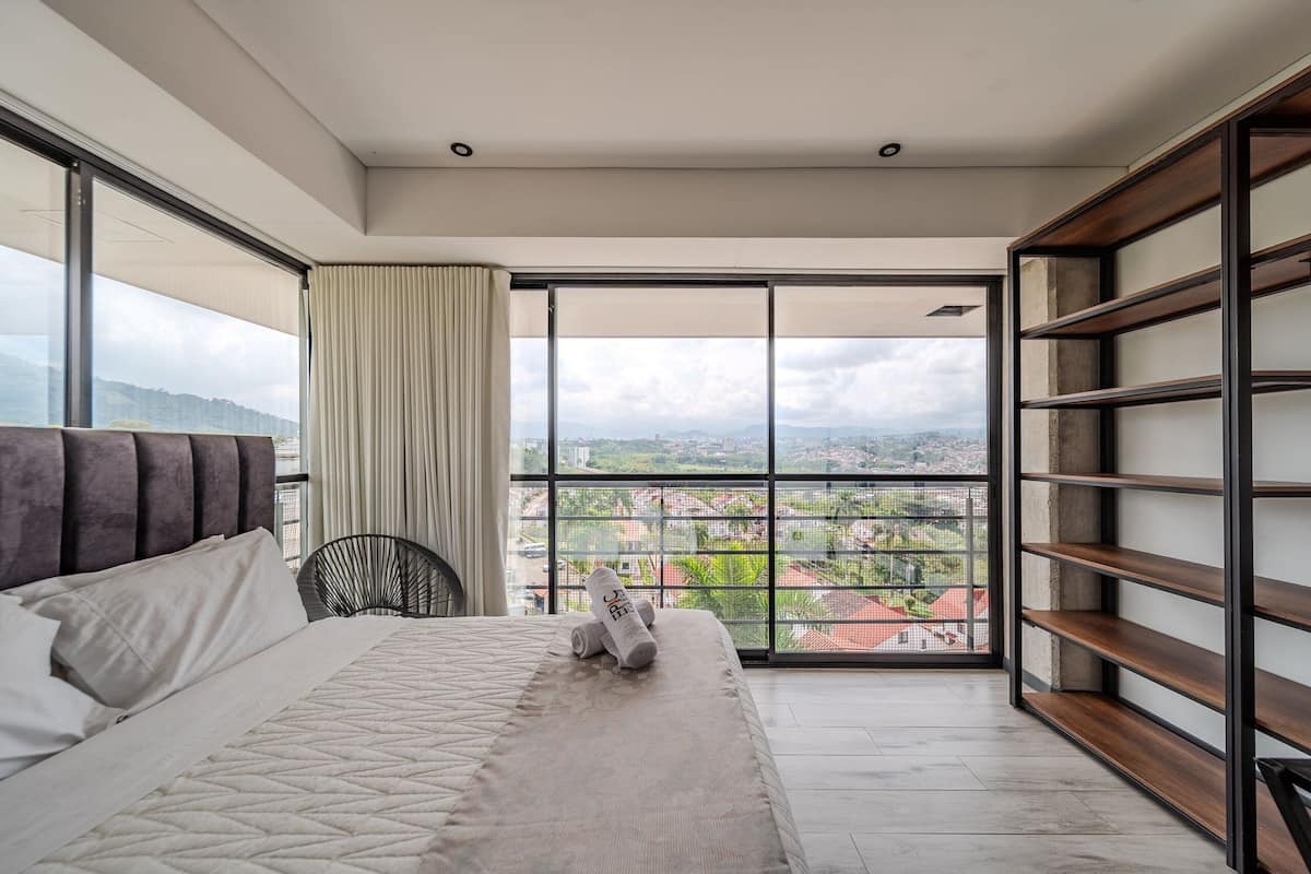 Departamento familiar | 1 habitación, ropa de cama de alta calidad y decoración personalizada