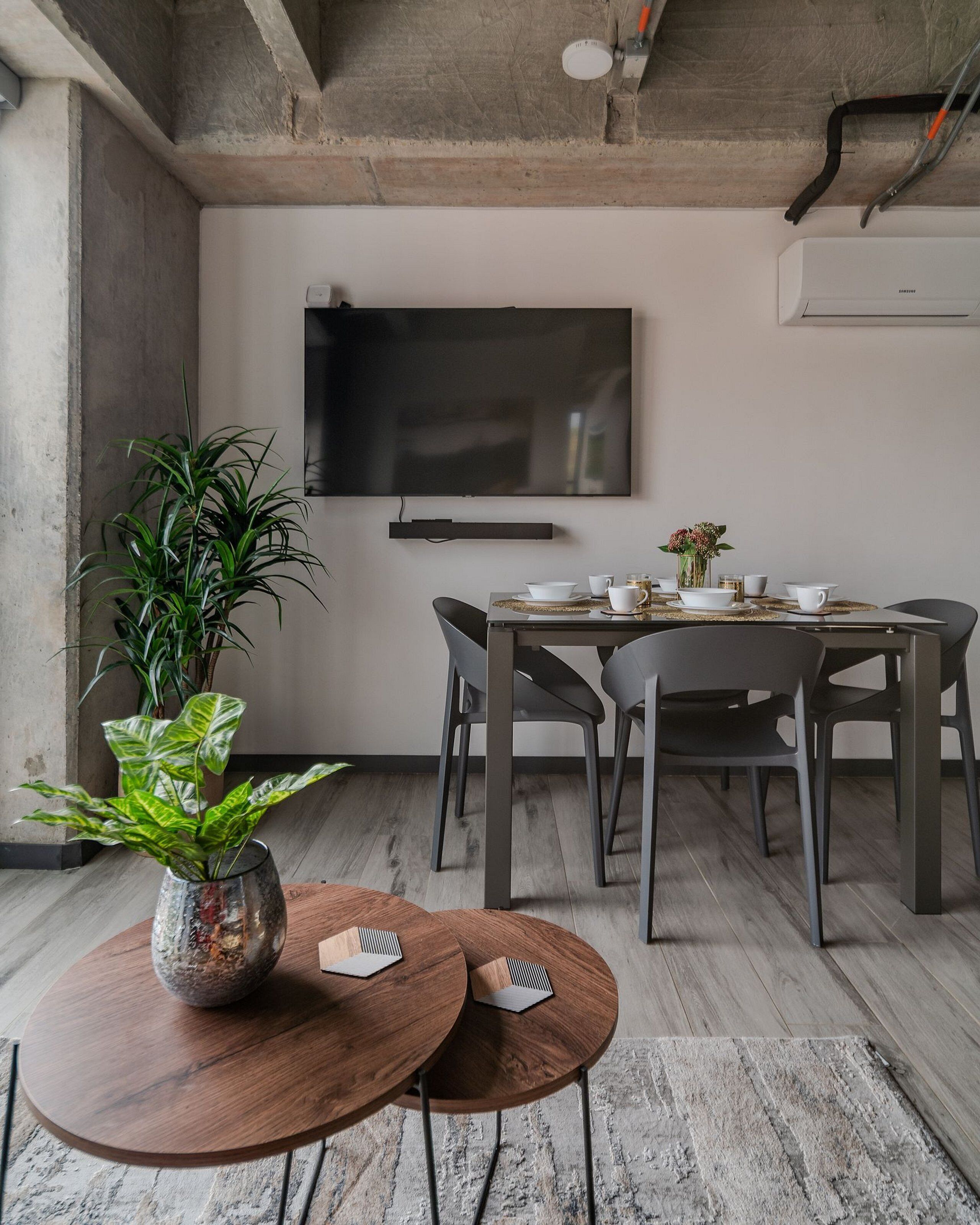 Grand Apartment, 2 Bedrooms | Dining