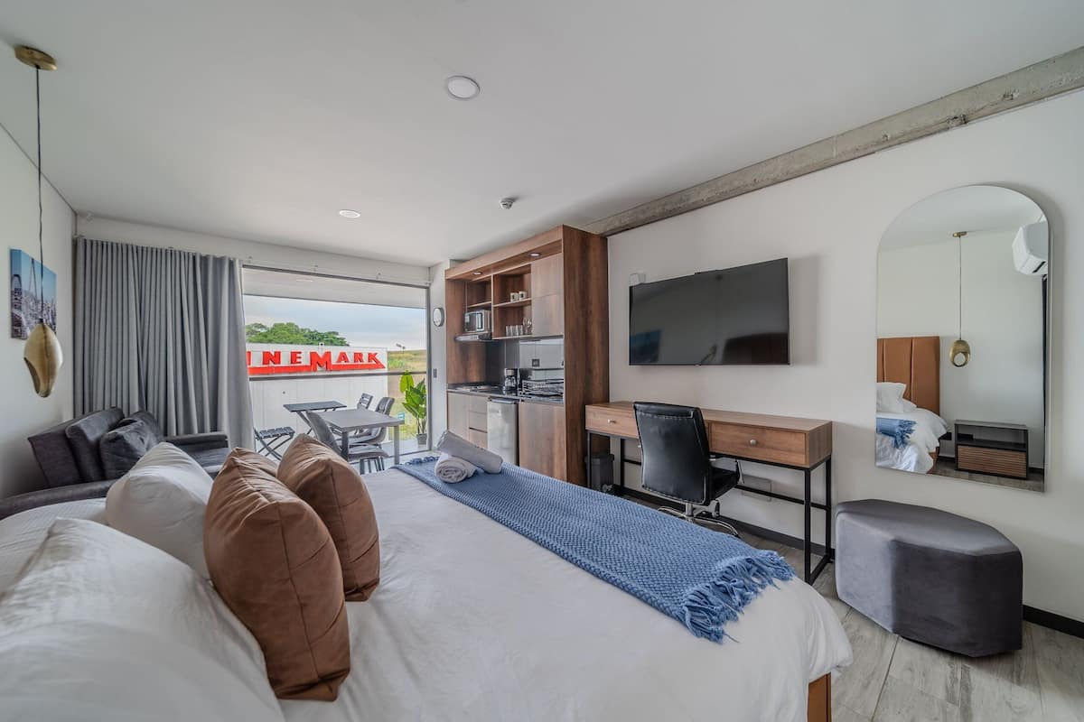 Departamento superior | 1 habitación, ropa de cama de alta calidad y decoración personalizada