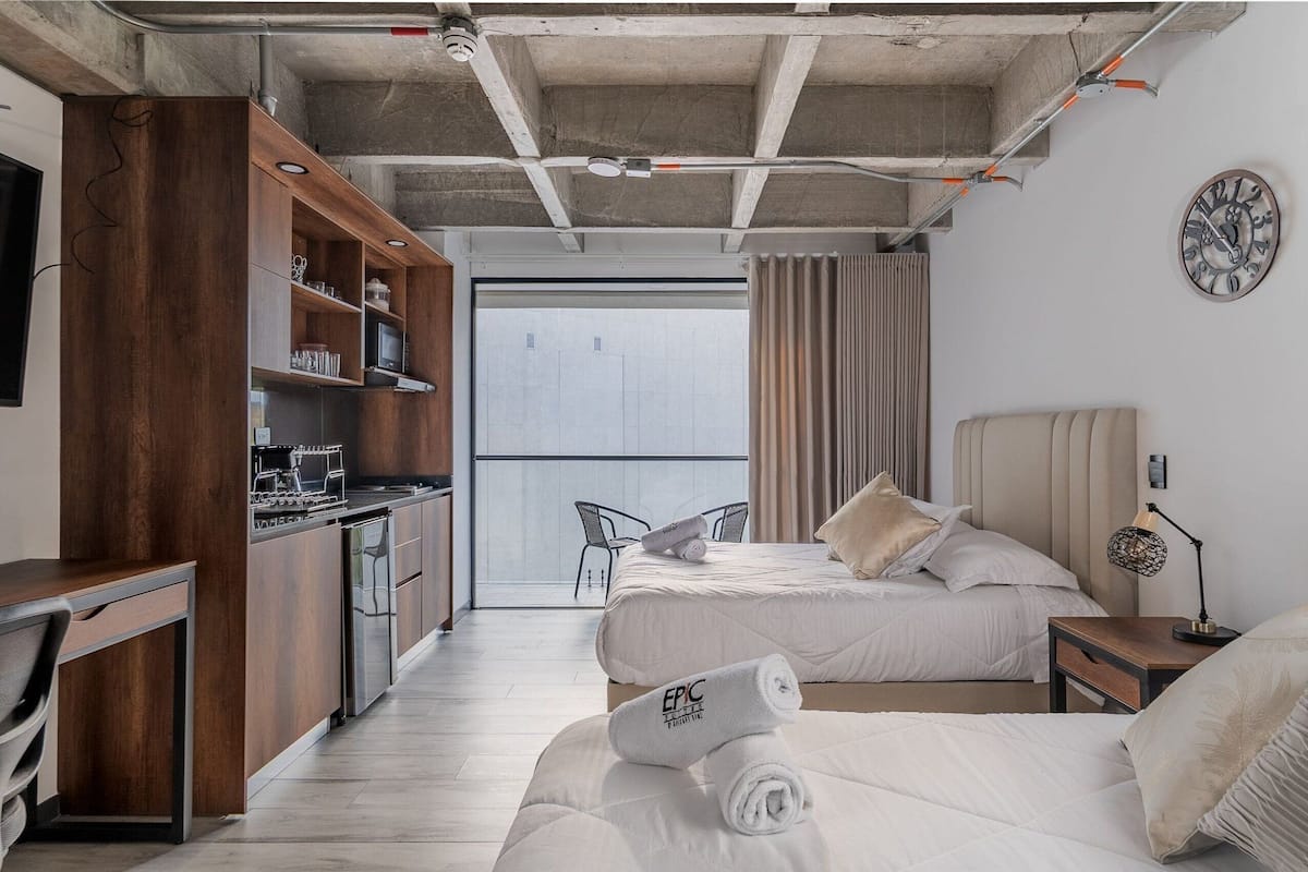 Departamento superior | 1 habitación, ropa de cama de alta calidad y decoración personalizada
