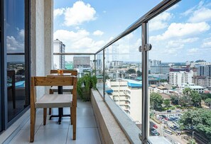 Outdoor dining - Elite | 1 bed | Pool | Gym

 (Nairobi)