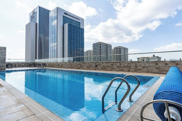 حمام سباحة