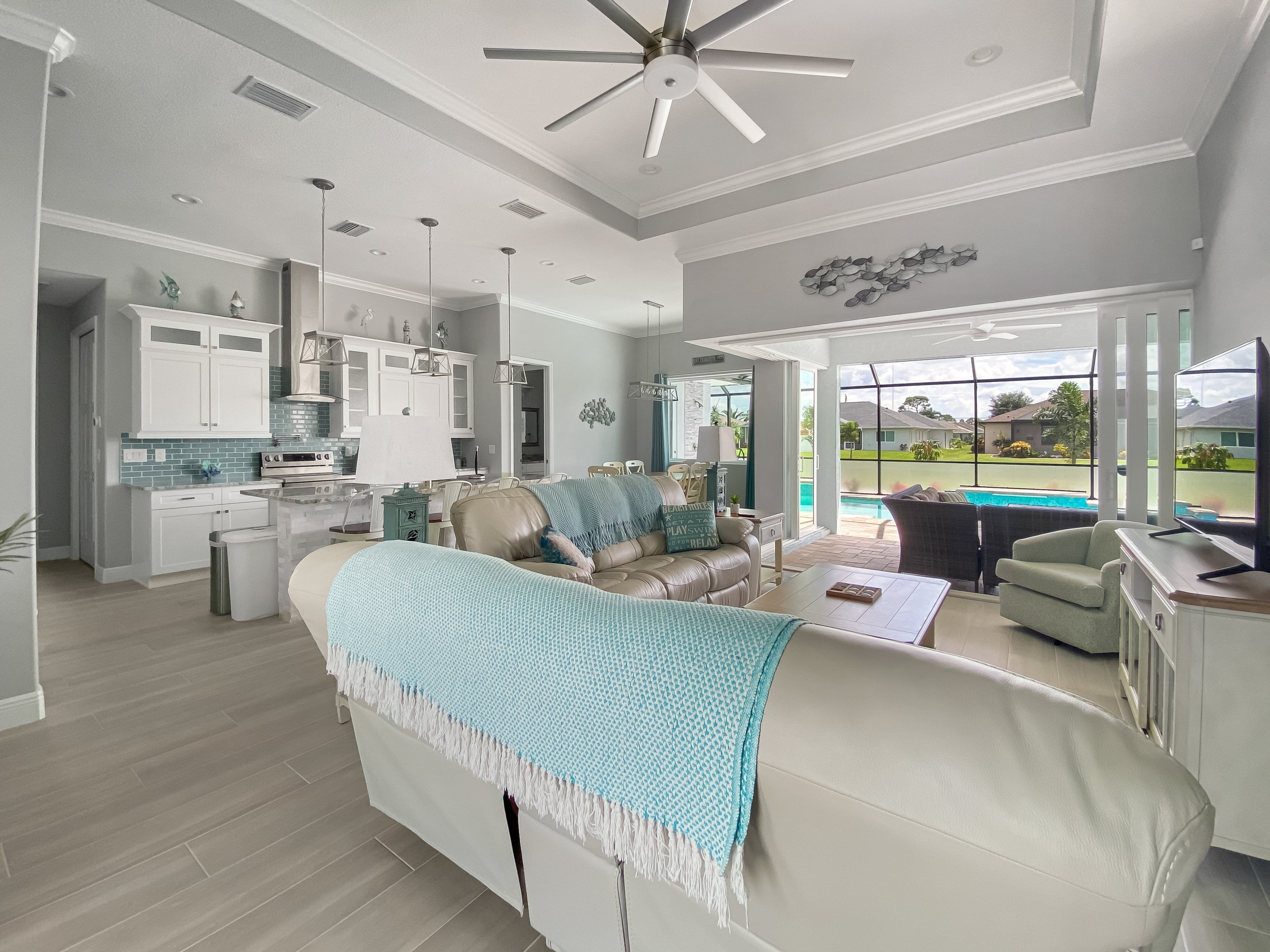 المنشأة من الداخل