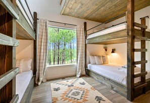 5 chambres, fer et planche à repasser, Wi-Fi gratuit, draps fournis