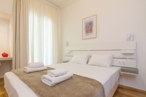 1 bedroom, bed sheets