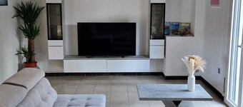 VILLA 515 WITH SWIMMING POOL. CLOSE TO MONTPELLIER CENTER AND BEACHES.