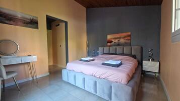 3 bedrooms, WiFi, bed sheets