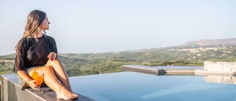 Een verwarmd zwembad