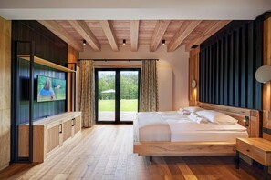 Premium bedding, Tempur-Pedic beds, desk, laptop workspace - Siedlisko Milachowo luxury wellness (Brusy)