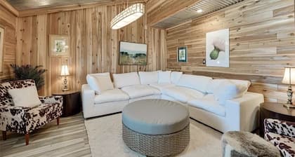 Your Ultimate Texas Retreat with Stunning Views, Hot Tub, Game Room, and More!