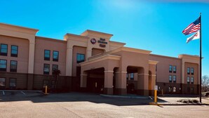 Exterior - Best Western Plus Clinton/Jackson (Clinton)