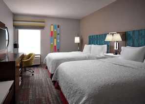 Standaard kamer, 2 queensize bedden, niet-roken | Een bureau, een laptopwerkplek, verduisterende gordijnen