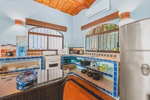 Fridge, oven, stovetop, coffee/tea maker - Casa Del Morro - Studio Oasis with heated pool (Sayulita)