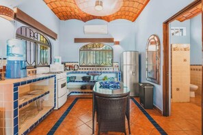 Fridge, oven, stovetop, coffee/tea maker - Casa Del Morro - Studio Oasis with heated pool (Sayulita)