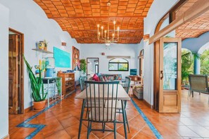Dining - Casa Del Morro - 2BR suite downtown Sayulita (Sayulita)