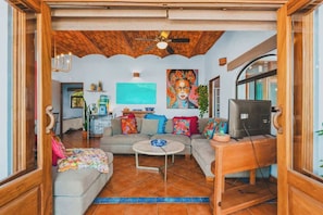 Smart TV, offices - Casa Del Morro - 2BR suite downtown Sayulita (Sayulita)